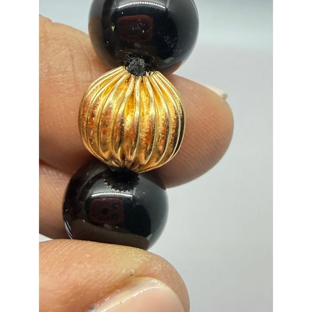 Black Glass Beaded And Knotted Necklace Ribbed Gold Tone‎ Accent Bead 35